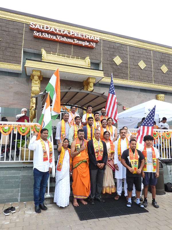 India Independence Day : న్యూజెర్సీ శ్రీశివ విష్ణు దేవాలయంలో ఘనంగా భారత స్వాతంత్య్ర వేడుకలు